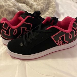 DC court graffik shoes *brand new*
